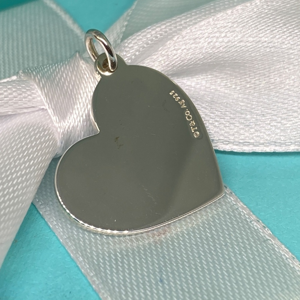 Tiffany & Co heart MOM heart tag charm 925 NEW W/box - Picture 3 of 6